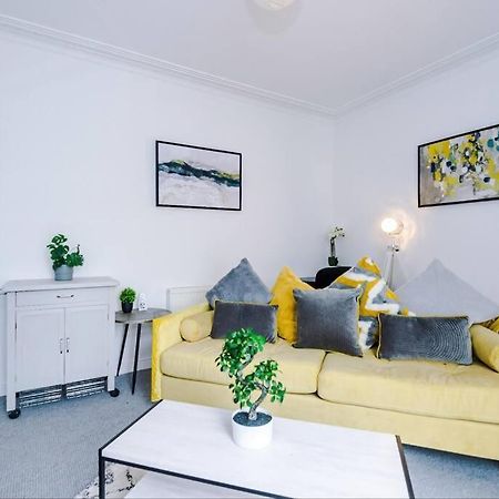 Long Term Offers Message For Prices Sleeps 6 Adults, Contractors, Relocators, Travellers Villa ฮาลิแฟกซ์ ภายนอก รูปภาพ